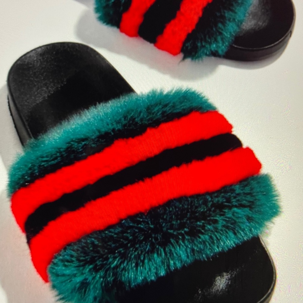 Faux Fur Slide (Green/Red) - Picture 2 of 2